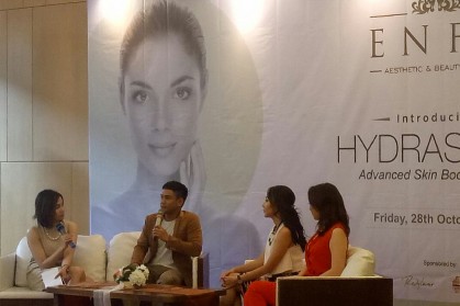 meeting-gathering__iYLih7.jpg